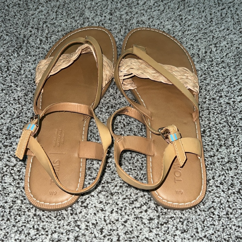 TOMS Sandals - Picture 3 of 3